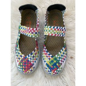 TMA Eyes Multicolored Woven Shoes size 39/8
